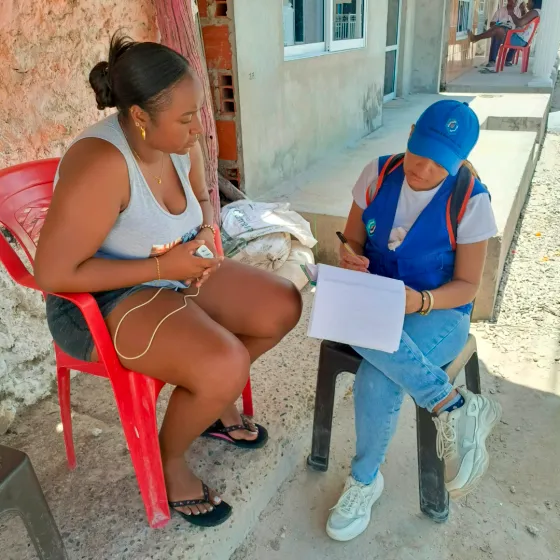 Realizando encuesta de intención de voto en Colombia
